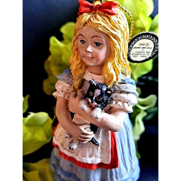 3D Alice in Wonderland Christmas Ornaments | Smithsonian - Picture 3 of 8
